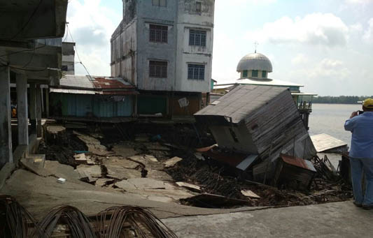 Kembali, Kuala Enok Dilanda Longsor, Bangunan Rusak Parah